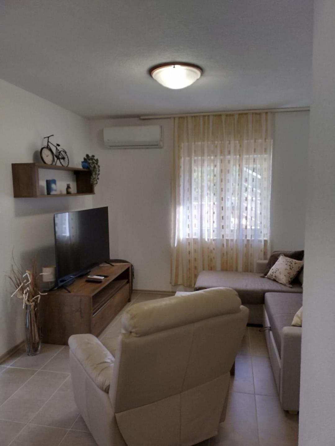 Milicevic * Gradac (Split-Dalmatia)
